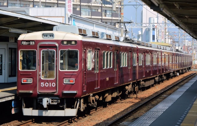 阪急電鉄　神宝線　5000系リニューアル車　5010F