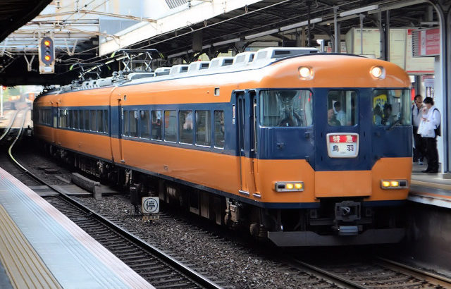 近畿日本鉄道　12200系 リニューアル車　