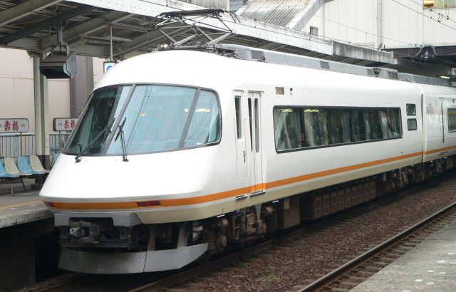 近畿日本鉄道　21000系 リニューアル車　(アーバンライナーplus）