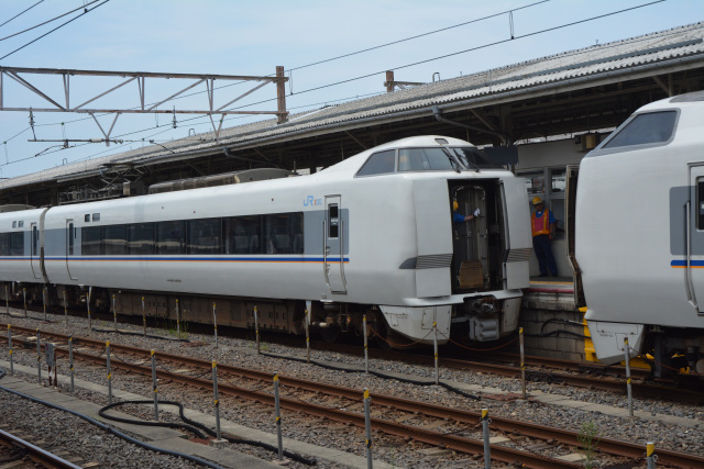 JR西日本 681系2000番台 N編成 特急「しらさぎ」もと北越急行681系 - J