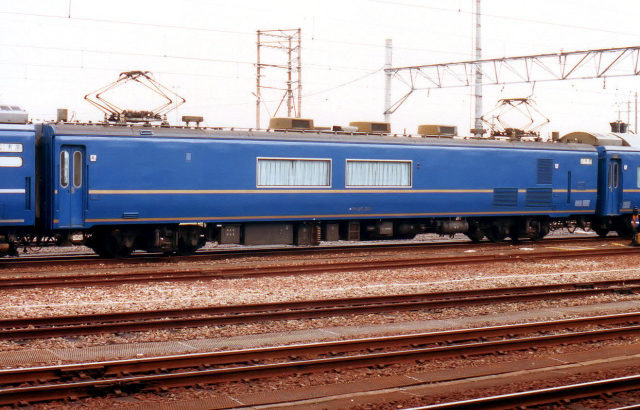 JR西日本　スハ25-300番台