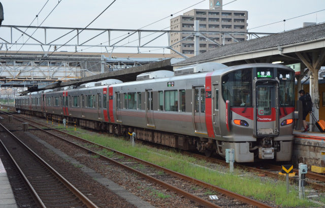 JR西日本 227系0番台　広島地区用　RED WING