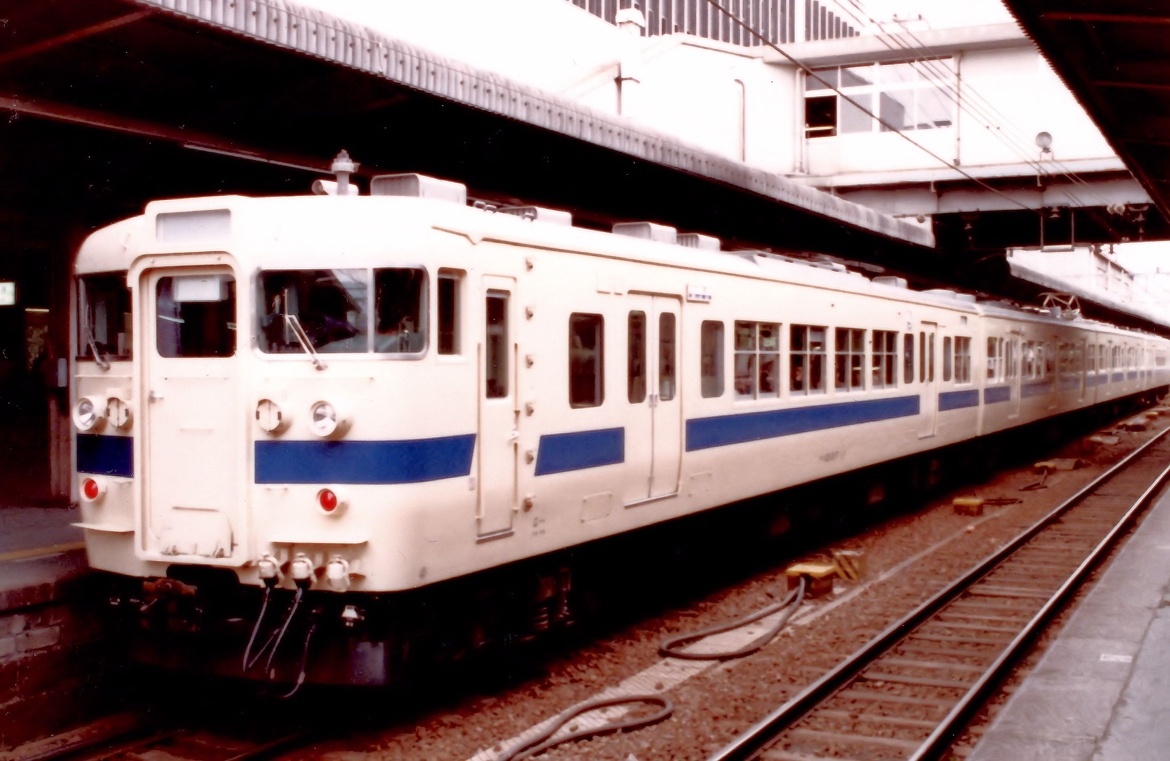 ヤングケアラー」国鉄 115系3000番台 冷房準備車 珍車ギャラリー#413