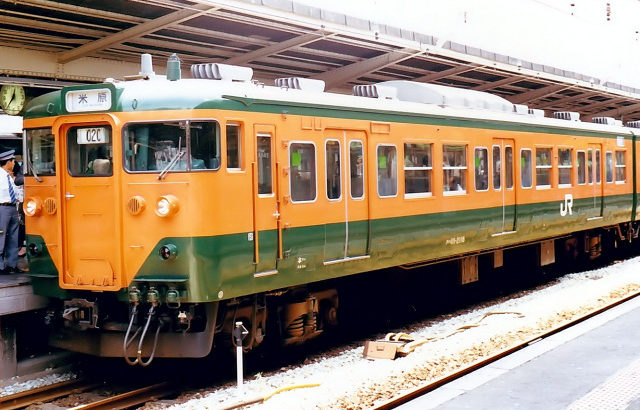 JR西日本  113系 2000番台（湘南色）網干電車区