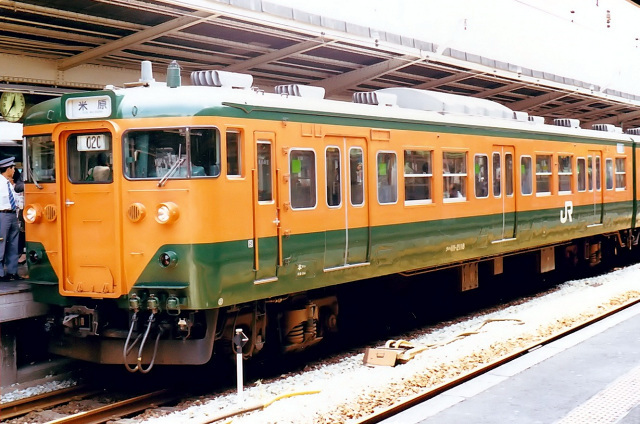 JR西日本 113系 2000番台（湘南色）網干電車区 - J鉄 online