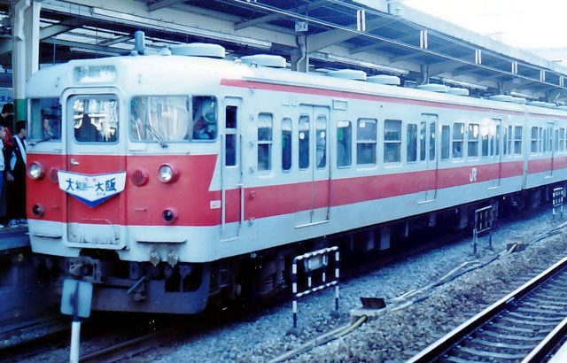 JR西日本  113系 赤帯車（関西線色）奈良電車区