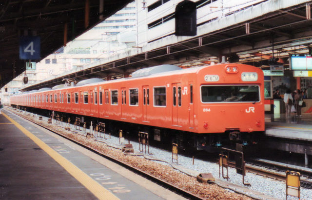 JR西日本  103系 体質改善40N車（森ノ宮電車区）