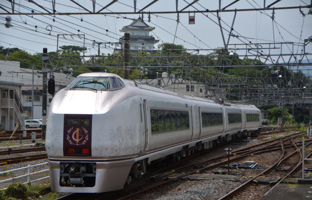 JR東日本   651系1000番台  観光列車「伊豆クレイル」