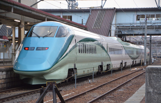 JR東日本　E3系700番台   山形新幹線「とれいゆ」R18編成