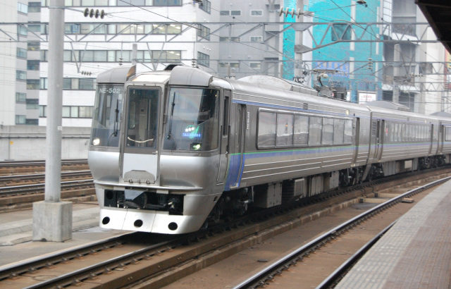 JR北海道  785系リニューアル車  特急形交流電車「すずらん」