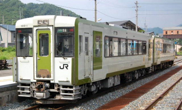 JR東日本 キハ100系　キハ100形 0番台 200番台　16m級ローカル線用気動車