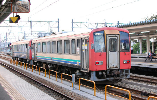 JR西日本　キハ120形 300番台　富山地域鉄道部